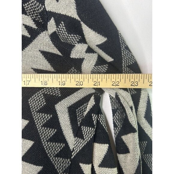 A Knitch Above Womens Cardigan Beige Black Aztec Sweater Open Front Size Medium - Picture 6 of 7